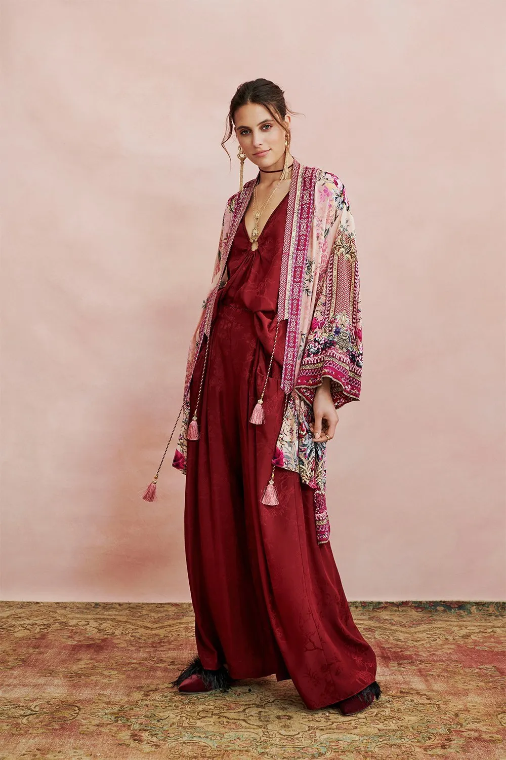 LAYERING WITH NECK BANDS LA BELLE
